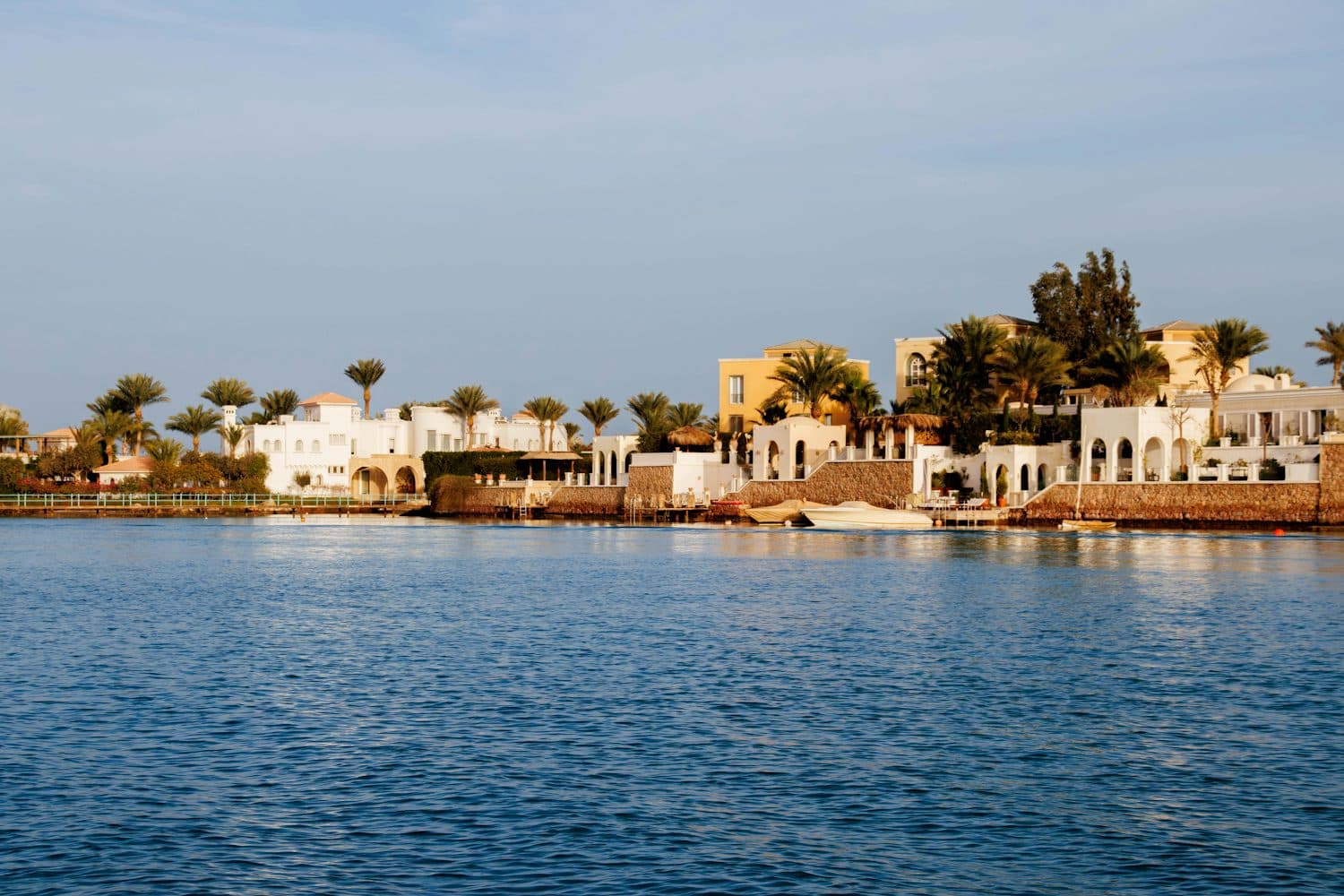 Elegant 2 Bedroom Chalet For Sale in Hurghada